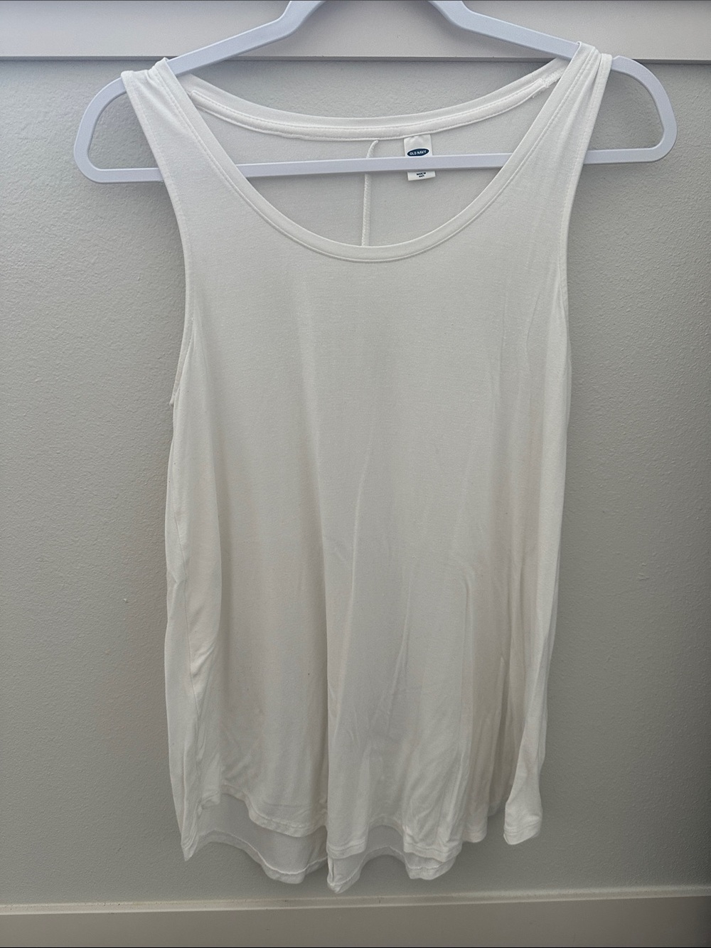 Old Navy White Scoop Neck Tank Top